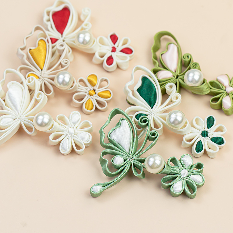 Flower Frog Pin - Botões de Pérola em Forma de
